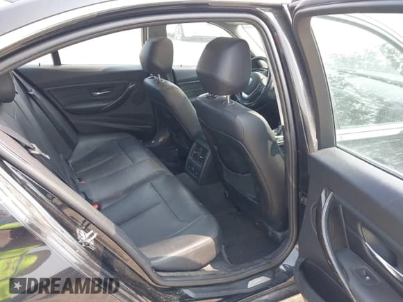 ✅ 2012 BMW 3 Series 328i • VIN: WBA3A5C58CF341966 • Лот: 42473327. Опубликован ранее на IAAI с пробегом 145 799 миль. Бесплатный доступ к архиву аукционных продаж из США и подробный отчёт об истории автомобиля на DreamBid. Изображение 8.