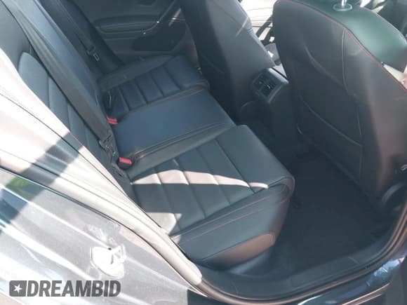 ✅ 2019 Volkswagen Golf GTI S • VIN: 3VW6T7AU1KM027863 • Lot: 41782997. Wystawiony na IAAI z przebiegiem 91 652 mil. Bezpłatny archiwum sprzedaży aukcyjnych z USA i szczegółowy raport historii pojazdu na DreamBid. Zdjęcie 8.