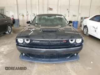 2019 Dodge Challenger R/T Scat Pack z VIN 2C3CDZFJ7KH593042, wystawiony jako Copart lot #71812095 z przebiegiem 43 213 mil mil oraz Czysty tytuł • Clean title. Historia ofert i sprzedaży dostępna na DreamBid. Obrazek 5.