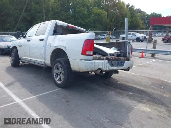 ✅ 2017 Ram 1500 Tradesman • VIN: 3C6RR7KT2HG595414 • Lot: 43235199. Wystawiony na IAAI z przebiegiem Nie podano. Bezpłatny archiwum sprzedaży aukcyjnych z USA i szczegółowy raport historii pojazdu na DreamBid. Zdjęcie 3.