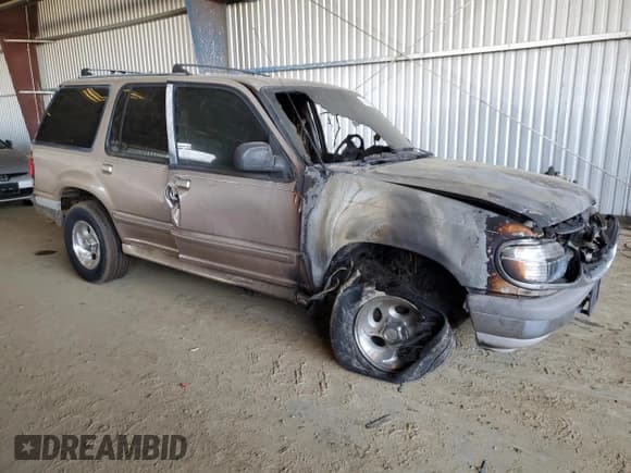 ✅ 1995 Ford Explorer Eddie Bauer • VIN: 1FMDU34X9SZB68776 • Lot: 42584795. Wystawiony na Copart z przebiegiem Nie podano. Bezpłatny archiwum sprzedaży aukcyjnych z USA i szczegółowy raport historii pojazdu na DreamBid. Zdjęcie 4.