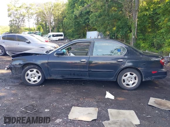 ✅ 2001 Infiniti I30 Luxury • VIN: JNKCA31A51T039054 • Lot: 42502522. Wystawiony na IAAI z przebiegiem 144 900 mil. Bezpłatny archiwum sprzedaży aukcyjnych z USA i szczegółowy raport historii pojazdu na DreamBid. Zdjęcie 15.