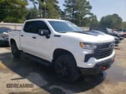 ✅ 2024 Chevrolet Silverado 1500 LT Trail Boss • VIN: 3GCUDFED8RG133800 • Lot: 80918655. Wystawiony na Copart z przebiegiem 21 714 mil. Bezpłatny archiwum sprzedaży aukcyjnych z USA i szczegółowy raport historii pojazdu na DreamBid. Zdjęcie 4.