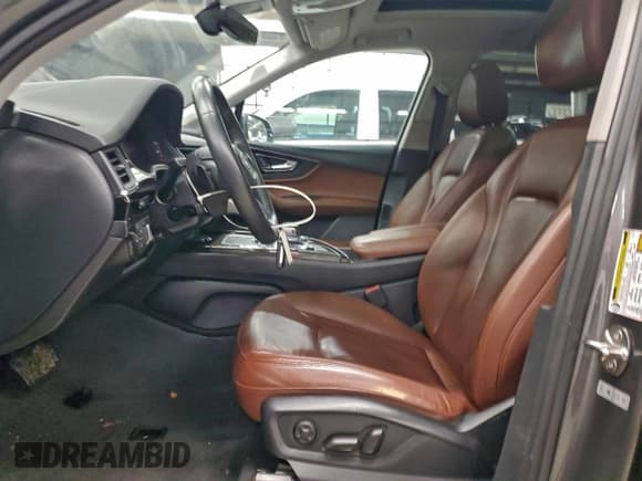 ✅ 2019 Audi Q7 Premium Plus • VIN: WA1LAAF71KD009669 • Lot: 95515195. Wystawiony na Copart z przebiegiem 114 010 mil. Bezpłatny archiwum sprzedaży aukcyjnych z USA i szczegółowy raport historii pojazdu na DreamBid. Zdjęcie 7.