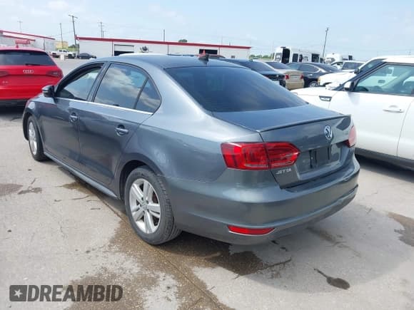 ✅ 2013 Volkswagen Jetta Hybrid SE • VIN: 3VW637AJ5DM263330 • Lot: 42540756. Listed on IAAI with 109,164 mi. Free auction sales archive from the USA and detailed vehicle history report at DreamBid. Image 3.