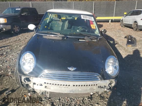 ✅ 2003 MINI Hardtop • VIN: WMWRC33463TC46827 • Lot: 90891025. Listed on Copart with Not provided. Free auction sales archive from the USA and detailed vehicle history report at DreamBid. Image 5.