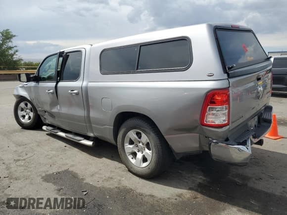 ✅ 2021 Ram 1500 Big Horn • VIN: 1C6RRFBG3MN560573 • Lot: 64031045. Wystawiony na Copart z przebiegiem 90 109 mil. Bezpłatny archiwum sprzedaży aukcyjnych z USA i szczegółowy raport historii pojazdu na DreamBid. Zdjęcie 2.