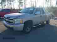 2008 Chevrolet Silverado 1500 Work Truck z VIN 1GCEC19X28Z147009, wystawiony jako IAAI lot #41497427 z przebiegiem 181 415 mil mil oraz . Historia ofert i sprzedaży dostępna na DreamBid. Obrazek 2.