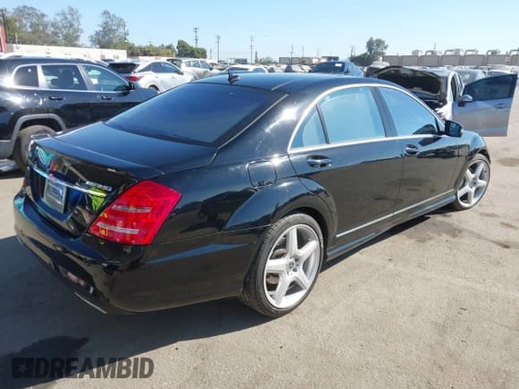✅ 2013 Mercedes-Benz S 550 • VIN: WDDNG7DB4DA502893 • Lot: 43418781. Listed on IAAI with 70,950 mi. Free auction sales archive from the USA and detailed vehicle history report at DreamBid. Image 4.