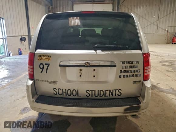 ✅ 2008 Chrysler Town & Country LX • VIN: 2A8HR44H78R137124 • Lot: 93772055. Wystawiony na Copart z przebiegiem 173 752 mil. Bezpłatny archiwum sprzedaży aukcyjnych z USA i szczegółowy raport historii pojazdu na DreamBid. Zdjęcie 6.