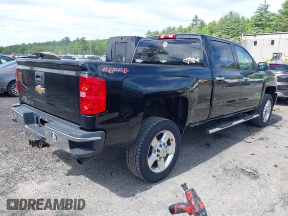 ✅ 2017 Chevrolet Silverado 2500HD Work Truck • VIN: 1GC1KUEG7HF212575 • Lot: 42225041. Listed on IAAI with 52,388 mi. Free auction sales archive from the USA and detailed vehicle history report at DreamBid. Image 4.