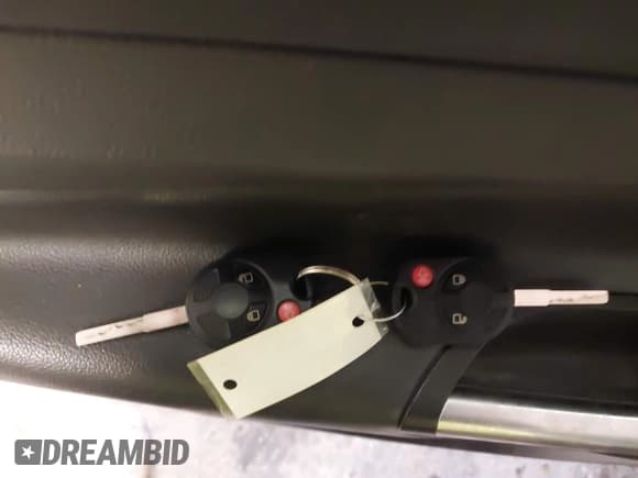 ✅ 2016 Ford Escape SE • VIN: 1FMCU0GXXGUB57733 • Lot: 43630706. Wystawiony na IAAI z przebiegiem 280 651 mil. Bezpłatny archiwum sprzedaży aukcyjnych z USA i szczegółowy raport historii pojazdu na DreamBid. Zdjęcie 11.