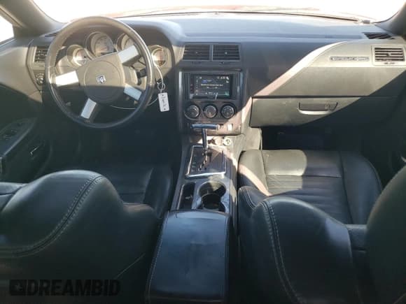 ✅ 2009 Dodge Challenger R/T • VIN: 2B3LJ54T59H503268 • Lot: 46104445. Wystawiony na Copart z przebiegiem 148 611 mil. Bezpłatny archiwum sprzedaży aukcyjnych z USA i szczegółowy raport historii pojazdu na DreamBid. Zdjęcie 8.