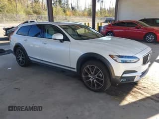 ✅ 2020 Volvo V90 • VIN: YV4A22NL6L1106736 • Лот: 43439640. Опубликован ранее на IAAI с пробегом 31 440 миль. Бесплатный доступ к архиву аукционных продаж из США и подробный отчёт об истории автомобиля на DreamBid. Изображение 1.
