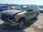 2004 Chevrolet Blazer Fleet z VIN 1GNCS13X34K154273, wystawiony jako IAAI lot #42110950 z przebiegiem 216 416 mil mil oraz . Historia ofert i sprzedaży dostępna na DreamBid. Obrazek 2.