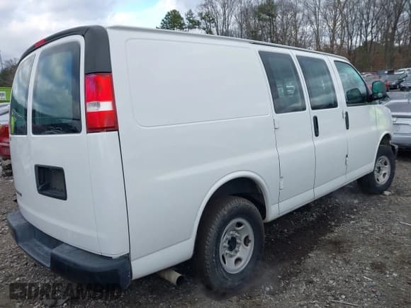 ✅ 2023 Chevrolet Express Cargo • VIN: 1GCWGAFP7P1118809 • Лот: 41163339. Опубликован ранее на IAAI с пробегом 31 377 миль. Бесплатный доступ к архиву аукционных продаж из США и подробный отчёт об истории автомобиля на DreamBid. Изображение 4.