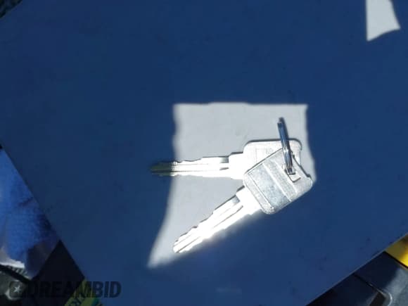 ✅ 2002 Mazda Protege • VIN: JM1BJ245821501352 • Lot: 42619327. Listed on IAAI with 235,130 mi. Free auction sales archive from the USA and detailed vehicle history report at DreamBid. Image 11.