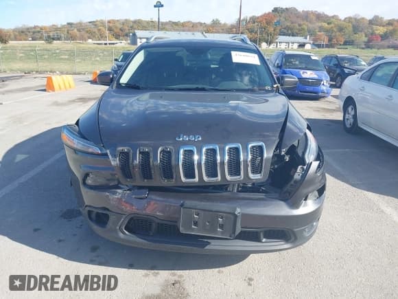 ✅ 2015 Jeep Cherokee Latitude • VIN: 1C4PJMCS3FW615969 • Lot: 43640634. Wystawiony na IAAI z przebiegiem 176 928 mil. Bezpłatny archiwum sprzedaży aukcyjnych z USA i szczegółowy raport historii pojazdu na DreamBid. Zdjęcie 12.
