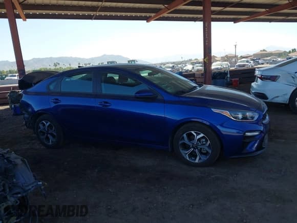 ✅ 2021 Kia Forte LXS • VIN: 3KPF24AD4ME304832 • Lot: 43526030. Wystawiony na IAAI z przebiegiem 112 077 mil. Bezpłatny archiwum sprzedaży aukcyjnych z USA i szczegółowy raport historii pojazdu na DreamBid. Zdjęcie 14.