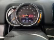 ✅ 2018 MINI Countryman Cooper S • VIN: WMZYT5C31J3D81695 • Lot: 66730625. Wystawiony na Copart z przebiegiem 81 871 mil. Bezpłatny archiwum sprzedaży aukcyjnych z USA i szczegółowy raport historii pojazdu na DreamBid. Zdjęcie 9.