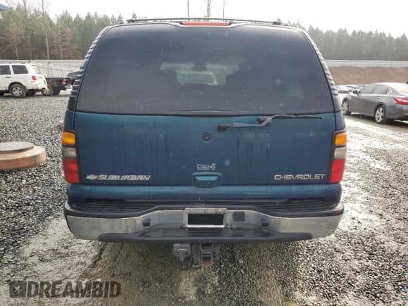 ✅ 2005 Chevrolet Suburban Z71 • VIN: 3GNFK16Z95G145435 • Lot: 83986034. Listed on Copart with 186,709 mi. Free auction sales archive from the USA and detailed vehicle history report at DreamBid. Image 6.