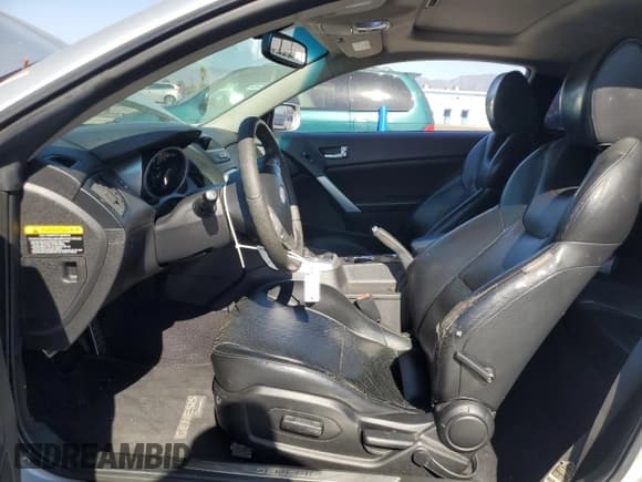 ✅ 2010 Hyundai Genesis Coupe Grand Touring • VIN: KMHHU6KH6AU027402 • Lot: 85496425. Listed on Copart with 179,222 mi. Free auction sales archive from the USA and detailed vehicle history report at DreamBid. Image 7.