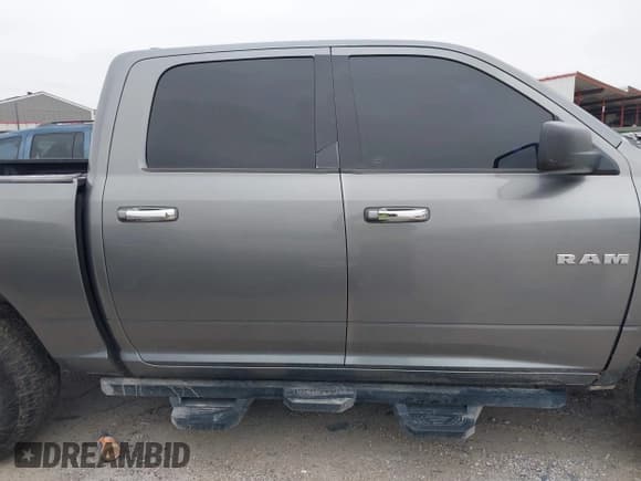 ✅ 2010 Dodge 1500 Sport • VIN: 1D7RB1CT9AS156580 • Lot: 41556082. Wystawiony na IAAI z przebiegiem 250 887 mil. Bezpłatny archiwum sprzedaży aukcyjnych z USA i szczegółowy raport historii pojazdu na DreamBid. Zdjęcie 13.