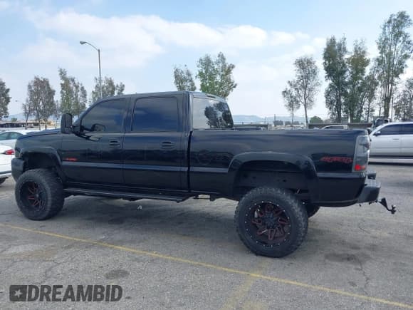 ✅ 2005 Chevrolet Silverado 2500HD LS • VIN: 1GCHK23205F891840 • Lot: 41901312. Listed on IAAI with 197,678 mi. Free auction sales archive from the USA and detailed vehicle history report at DreamBid. Image 14.