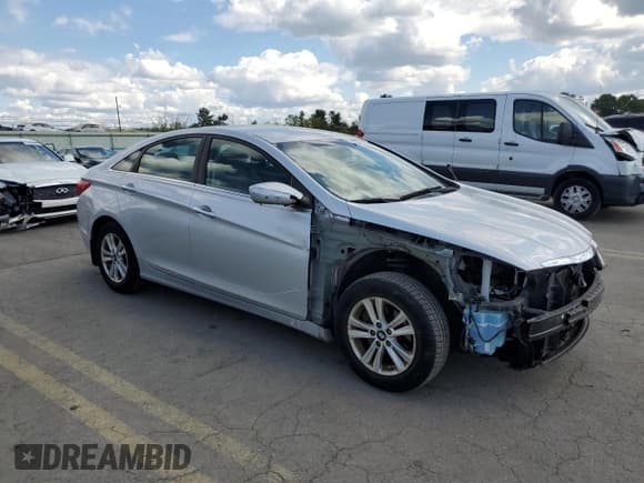 ✅ 2013 Hyundai Sonata GLS • VIN: 5NPEB4AC8DH700020 • Lot: 72547584. Listed on Copart with 71,684 mi. Free auction sales archive from the USA and detailed vehicle history report at DreamBid. Image 4.