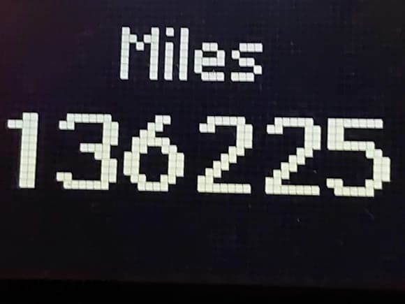 ✅ 2011 Mercedes-Benz R 350 • VIN: 4JGCB6FE0BA119916 • Lot: 42553464. Listed on IAAI with 149,201 mi. Free auction sales archive from the USA and detailed vehicle history report at DreamBid. Image 15.