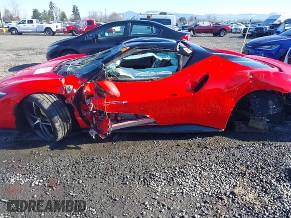 ✅ 2023 Ferrari 296 • VIN: ZFF99SLA3P0296690 • Lot: 41534599. Wystawiony na IAAI z przebiegiem Nie podano. Bezpłatny archiwum sprzedaży aukcyjnych z USA i szczegółowy raport historii pojazdu na DreamBid. Zdjęcie 6.