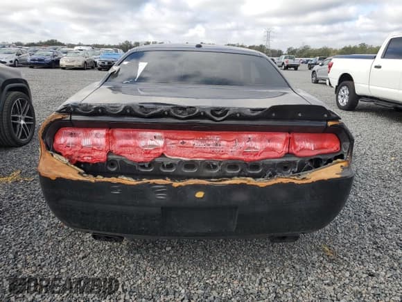 ✅ 2014 Dodge Challenger Shaker • VIN: 2C3CDYBT6EH139323 • Lot: 85641444. Wystawiony na Copart z przebiegiem 82 147 mil. Bezpłatny archiwum sprzedaży aukcyjnych z USA i szczegółowy raport historii pojazdu na DreamBid. Zdjęcie 6.
