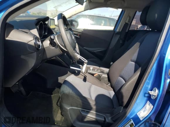 ✅ 2017 Toyota Yaris • VIN: 3MYDLBYV3HY160252 • Лот: 82083505. Опубликован ранее на Copart с пробегом 98 638 миль. Бесплатный доступ к архиву аукционных продаж из США и подробный отчёт об истории автомобиля на DreamBid. Изображение 7.