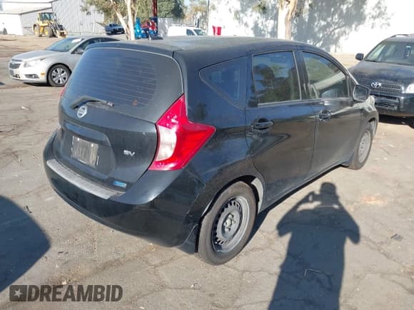 ✅ 2015 Nissan Note S • VIN: 3N1CE2CPXFL448859 • Lot: 43032191. Wystawiony na IAAI z przebiegiem 142 947 mil. Bezpłatny archiwum sprzedaży aukcyjnych z USA i szczegółowy raport historii pojazdu na DreamBid. Zdjęcie 4.