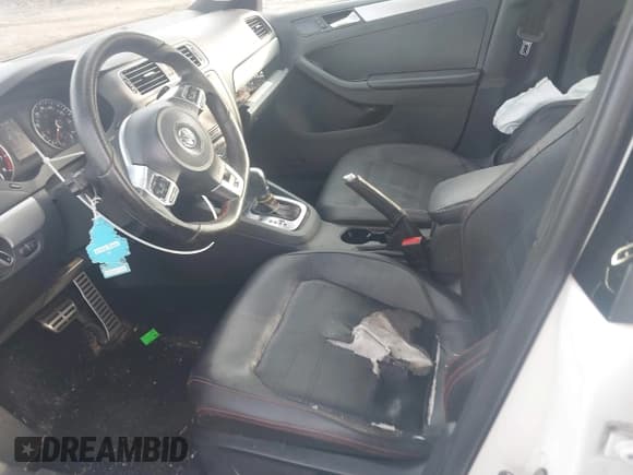 ✅ 2014 Volkswagen Jetta GLI • VIN: 3VW4T7AJ7EM385194 • Lot: 43765495. Wystawiony na IAAI z przebiegiem 151 140 mil. Bezpłatny archiwum sprzedaży aukcyjnych z USA i szczegółowy raport historii pojazdu na DreamBid. Zdjęcie 5.