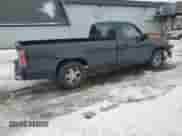 2004 Chevrolet Silverado 1500 LS z VIN 1GCEC14T14E188690, wystawiony jako Copart lot #42616285 z przebiegiem 186 116 mil mil oraz Czysty tytuł • Clean title. Historia ofert i sprzedaży dostępna na DreamBid. Obrazek 3.