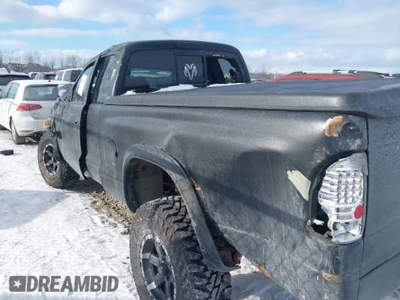 ✅ 2000 Dodge Dakota Sport • VIN: 1B7GG22N5YS524596 • Lot: 41343862. Wystawiony na IAAI z przebiegiem 145 147 mil. Bezpłatny archiwum sprzedaży aukcyjnych z USA i szczegółowy raport historii pojazdu na DreamBid. Zdjęcie 14.