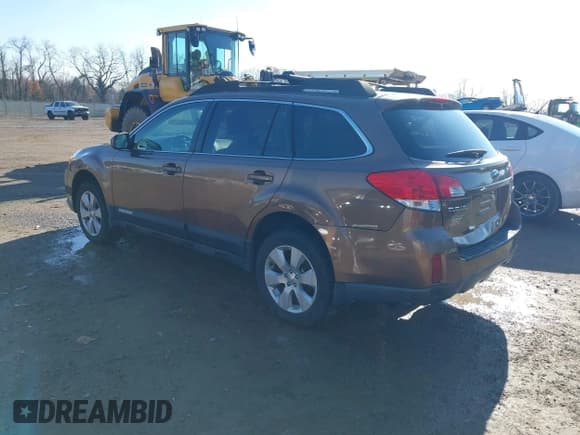 ✅ 2011 Subaru Outback Premium • VIN: 4S4BRCGC4B3376035 • Lot: 43713714. Listed on IAAI with 158,252 mi. Free auction sales archive from the USA and detailed vehicle history report at DreamBid. Image 3.