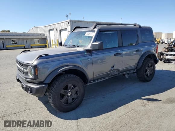 ✅ 2024 Ford Bronco Black Diamond • VIN: 1FMEE1BP6RLA09901 • Lot: 70546205. Listed on Copart with 18,405 mi. Free auction sales archive from the USA and detailed vehicle history report at DreamBid. Image 1.