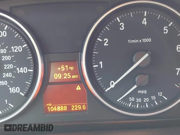 ✅ 2011 BMW 3 Series 328i • VIN: WBAPH5G54BNM74137 • Lot: 43794042. Wystawiony na IAAI z przebiegiem 104 888 mil. Bezpłatny archiwum sprzedaży aukcyjnych z USA i szczegółowy raport historii pojazdu na DreamBid. Zdjęcie 15.