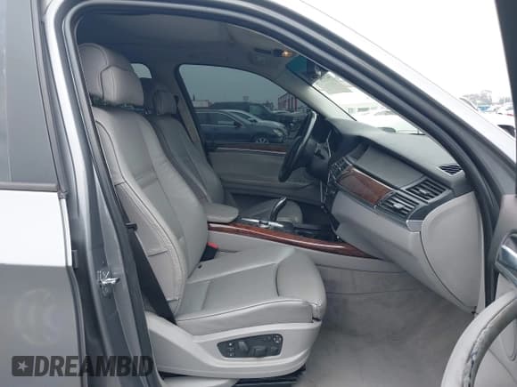 ✅ 2007 BMW X5 3.0si • VIN: 4USFE43587LY76215 • Lot: 42988273. Listed on IAAI with 148,115 mi. Free auction sales archive from the USA and detailed vehicle history report at DreamBid. Image 5.