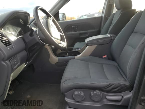 ✅ 2007 Honda Pilot LX • VIN: 5FNYF18197B016133 • Lot: 82569425. Listed on Copart with 169,550 mi. Free auction sales archive from the USA and detailed vehicle history report at DreamBid. Image 7.