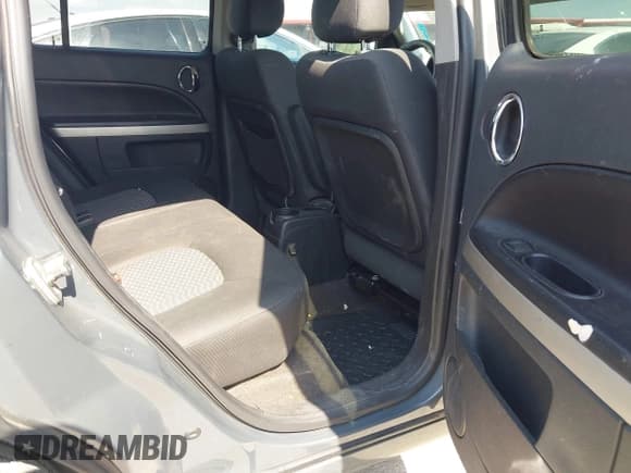 ✅ 2009 Chevrolet HHR LS • VIN: 3GNCA33B69S528583 • Lot: 42035133. Listed on IAAI with 311,333 mi. Free auction sales archive from the USA and detailed vehicle history report at DreamBid. Image 8.