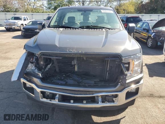✅ 2018 Ford F-150 XL • VIN: 1FTMF1CP3JKF70112 • Lot: 85824395. Wystawiony na Copart z przebiegiem 100 851 mil. Bezpłatny archiwum sprzedaży aukcyjnych z USA i szczegółowy raport historii pojazdu na DreamBid. Zdjęcie 5.