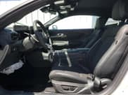 ✅ 2024 Ford Mustang EcoBoost • VIN: 1FA6P8TH2R5107675 • Lot: 52197194. Wystawiony na Copart z przebiegiem 14 449 mil. Bezpłatny archiwum sprzedaży aukcyjnych z USA i szczegółowy raport historii pojazdu na DreamBid. Zdjęcie 7.