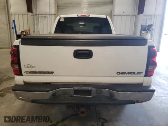 ✅ 2005 Chevrolet Silverado 1500 LS • VIN: 1GCEK19T25E219491 • Лот: 74103844. Опубликован ранее на Copart с пробегом 108 906 миль. Бесплатный доступ к архиву аукционных продаж из США и подробный отчёт об истории автомобиля на DreamBid. Изображение 6.