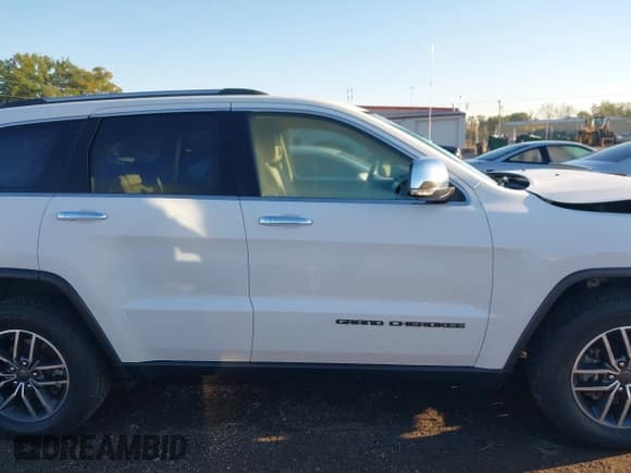 ✅ 2020 Jeep Grand Cherokee Limited • VIN: 1C4RJFBG7LC173213 • Lot: 43405326. Listed on IAAI with 66,212 mi. Free auction sales archive from the USA and detailed vehicle history report at DreamBid. Image 13.