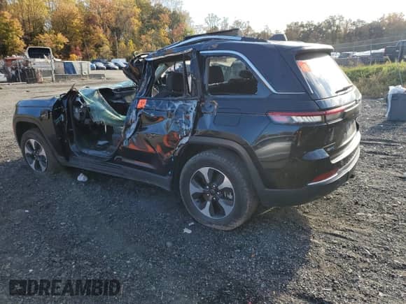 2023 Jeep Grand Cherokee with VIN 1C4RJYB66PC624169, listed as a Copart auction lot 90036985 with Not provided miles and Non repairable. Bid and sale history available at DreamBid. Image 2.