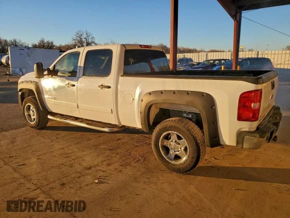 ✅ 2007 Chevrolet Silverado 2500HD 1LT • VIN: 1GCHK23677F506019 • Лот: 94180515. Опубликован ранее на Copart с пробегом 365 114 миль. Бесплатный доступ к архиву аукционных продаж из США и подробный отчёт об истории автомобиля на DreamBid. Изображение 2.