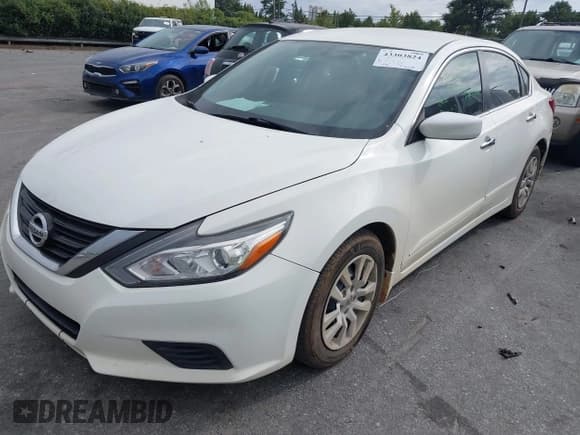 ✅ 2018 Nissan Altima S • VIN: 1N4AL3AP2JC218861 • Lot: 43303824. Wystawiony na IAAI z przebiegiem 75 958 mil. Bezpłatny archiwum sprzedaży aukcyjnych z USA i szczegółowy raport historii pojazdu na DreamBid. Zdjęcie 17.